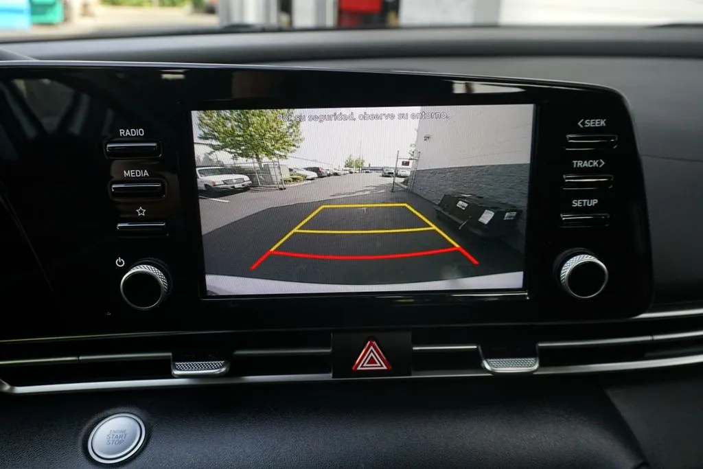 Hyundai Elantra photo 21