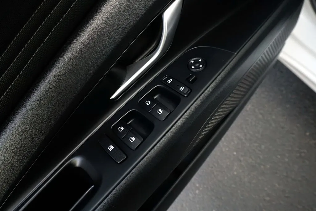 Hyundai Elantra photo 14