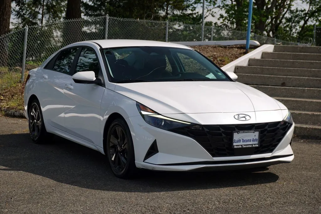 2021 Hyundai Elantra 2.0 SEL IVT's photo