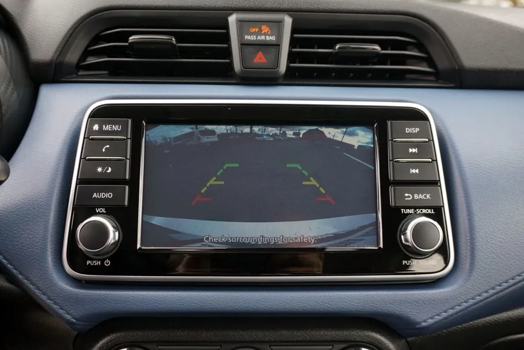 Nissan Versa photo 19