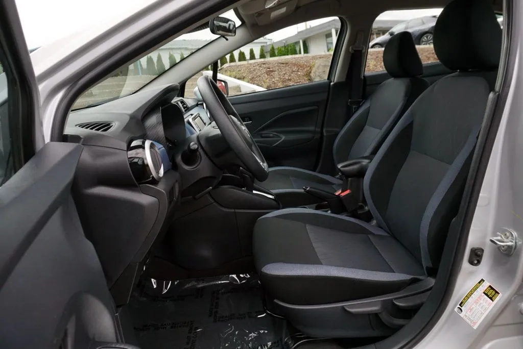 Nissan Versa photo 20