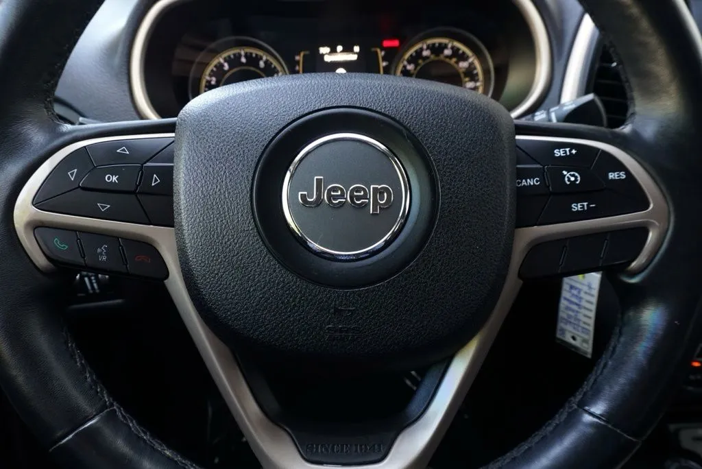 Jeep Cherokee photo 13