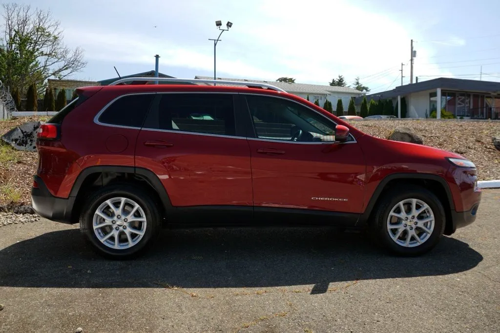 Jeep Cherokee photo 6