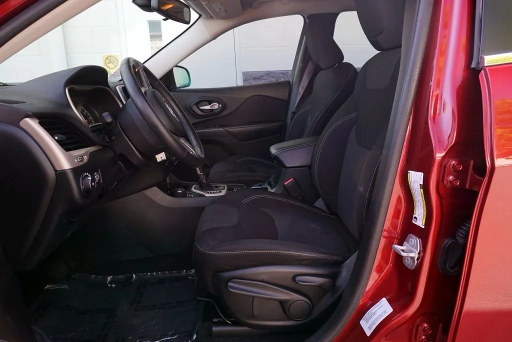 Jeep Cherokee photo 21