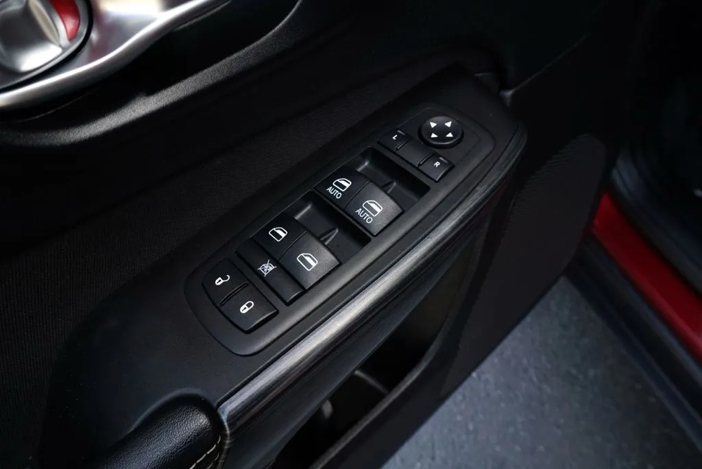 Jeep Cherokee photo 12