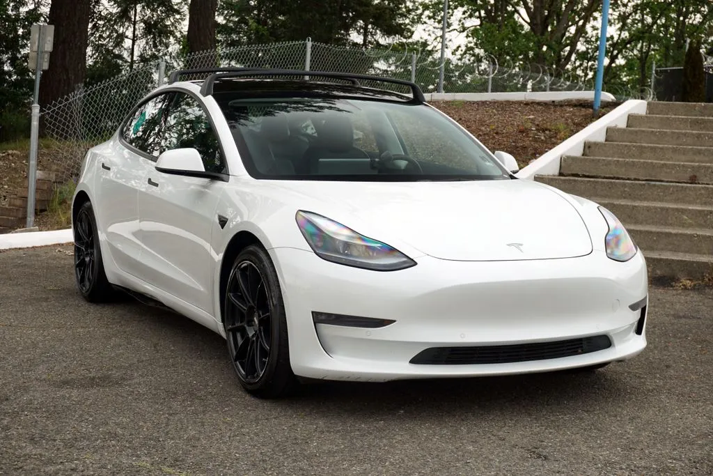 2022 Tesla Model 3's photo