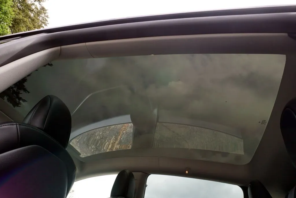Tesla Model Y photo 12