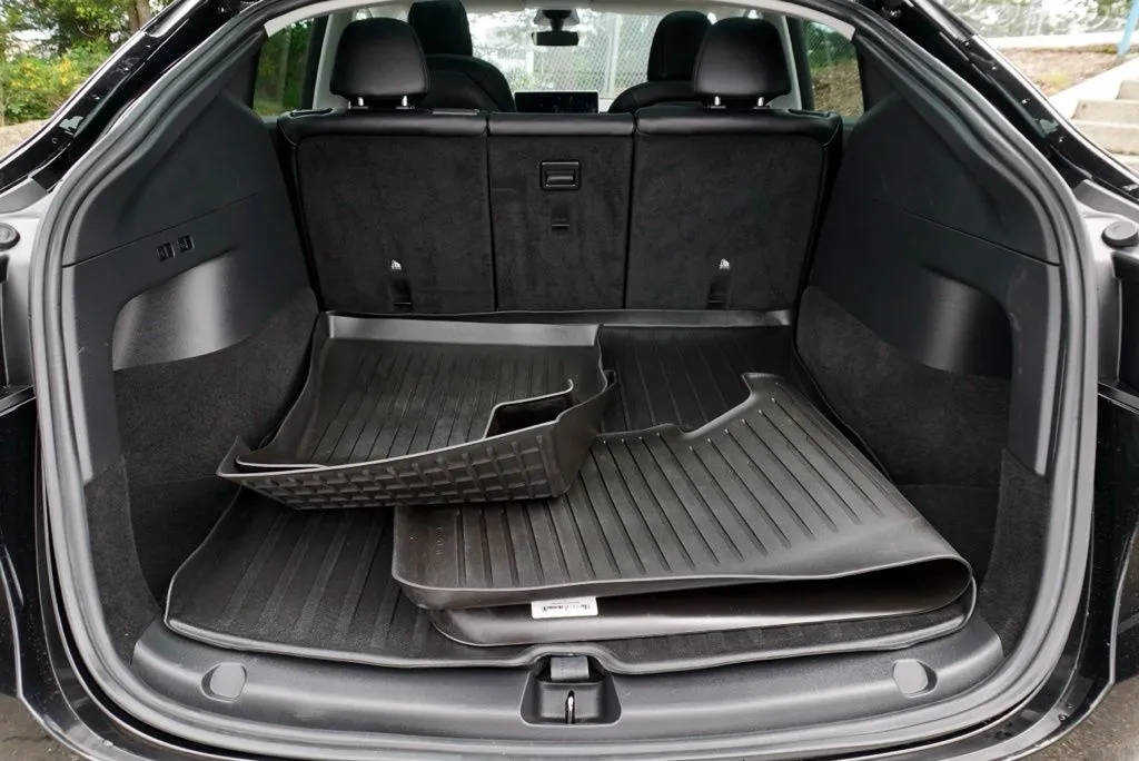 Tesla Model Y photo 9