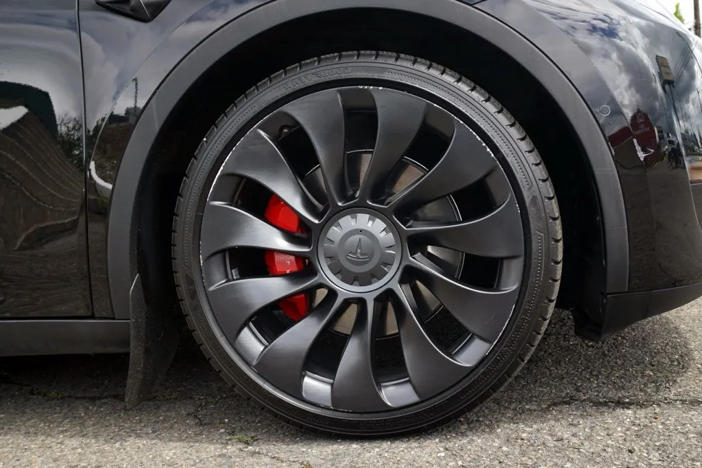 Tesla Model Y photo 8