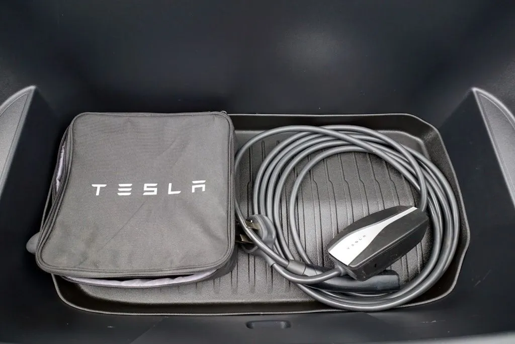 Tesla Model Y photo 11