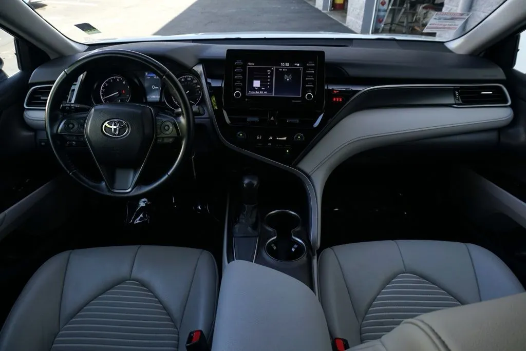 Toyota Camry photo 14