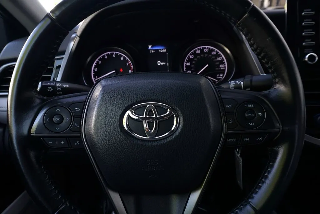 Toyota Camry photo 15
