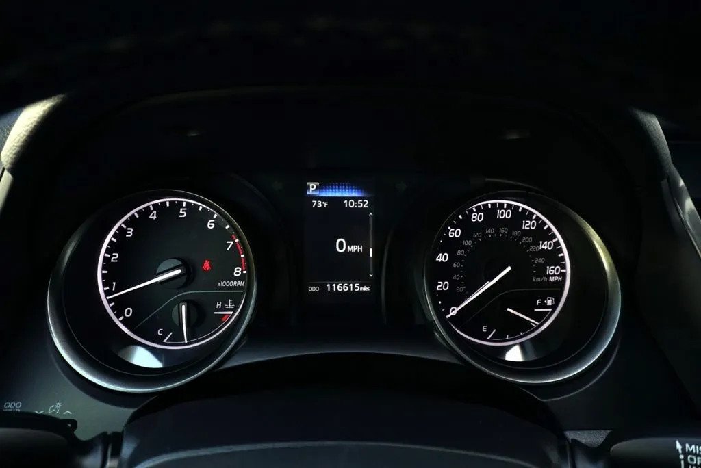 Toyota Camry photo 18