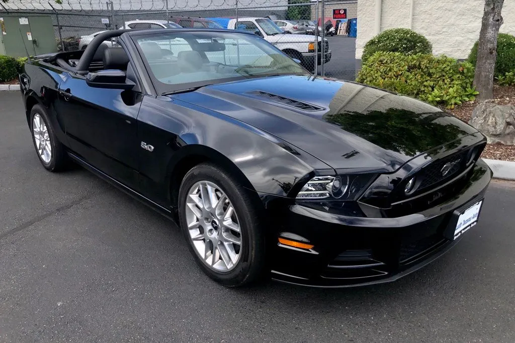 2014 Ford Mustang GT Premium's photo