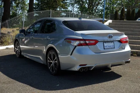 More photos of 2019 Toyota Camry Hybrid SE at South Tacoma Auto, WA