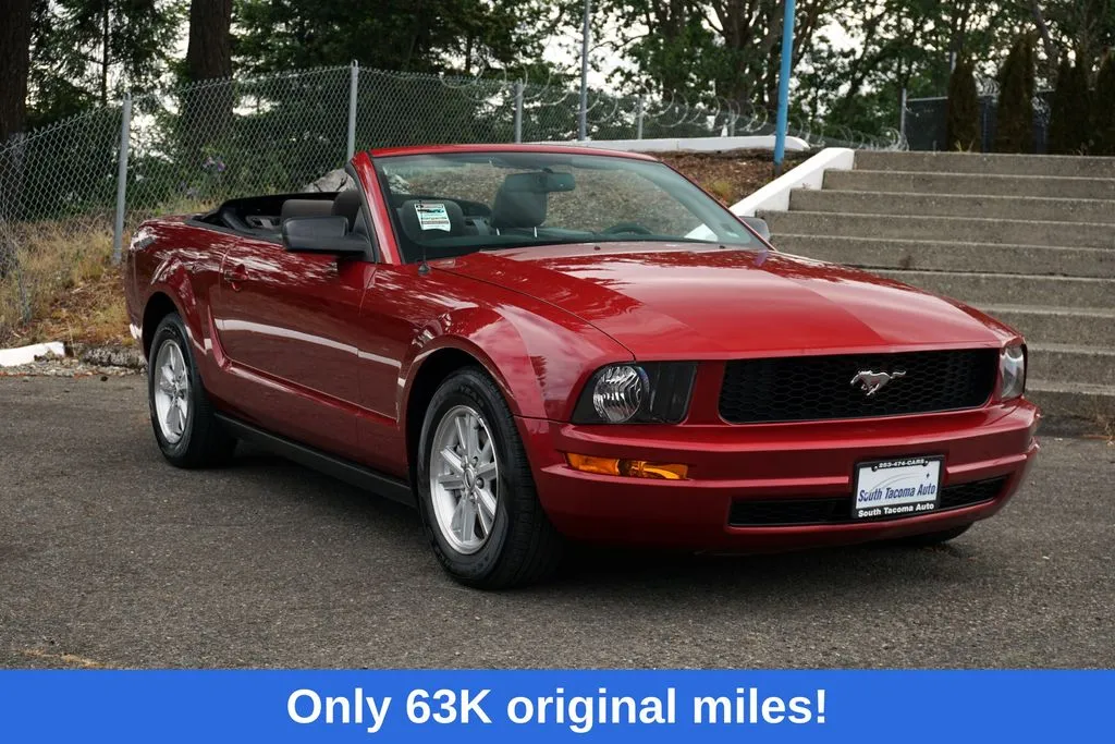 2007 Ford Mustang V6 Deluxe's photo