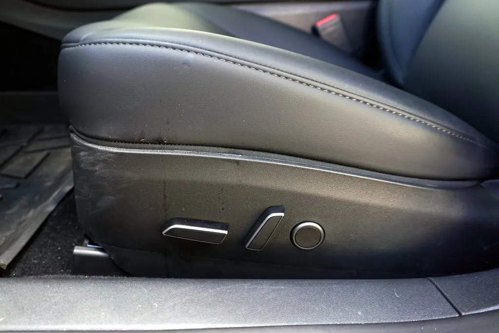 Tesla Model 3 photo 17