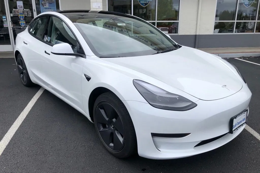 2023 Tesla Model 3's photo
