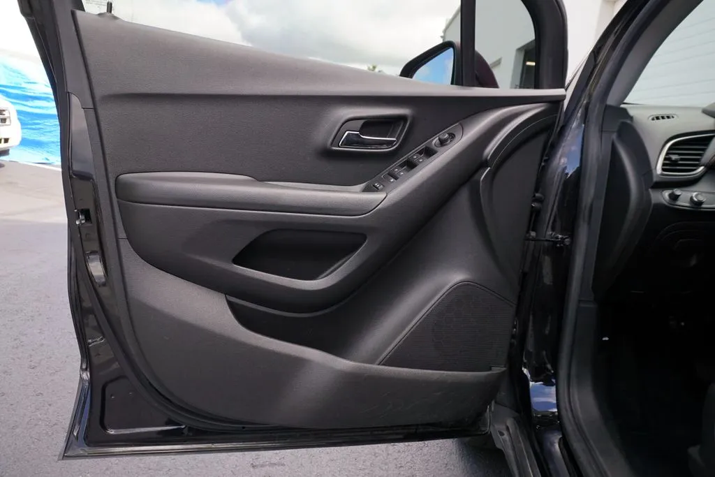Chevrolet Trax photo 11
