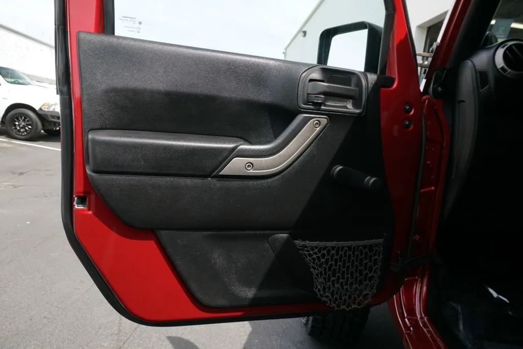 Jeep Wrangler photo 21