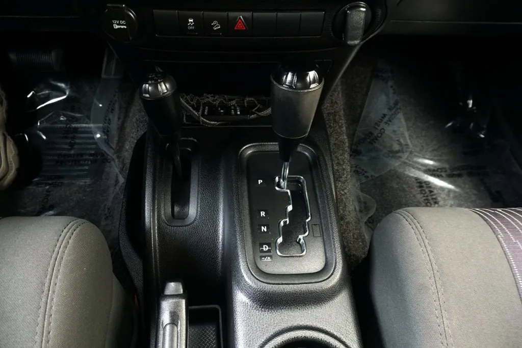 Jeep Wrangler photo 15