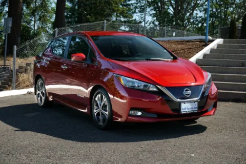Red 2018 Nissan Leaf SV for sale in Tacoma, WA