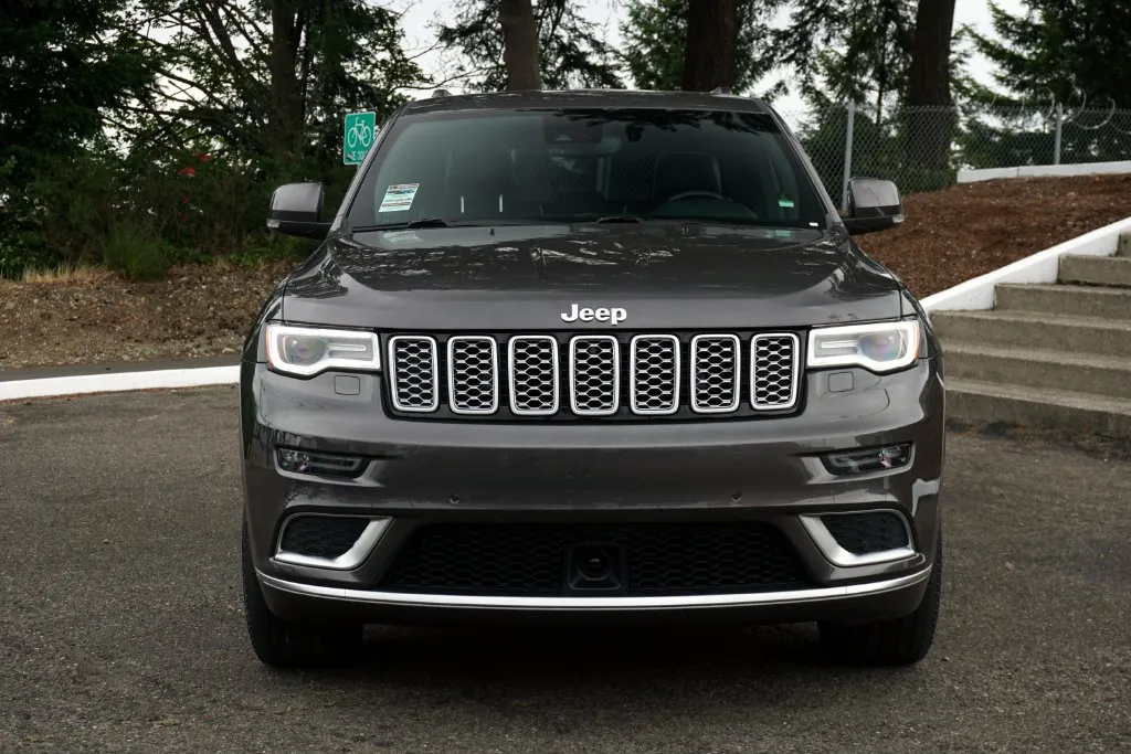 Jeep Grand Cherokee photo 2