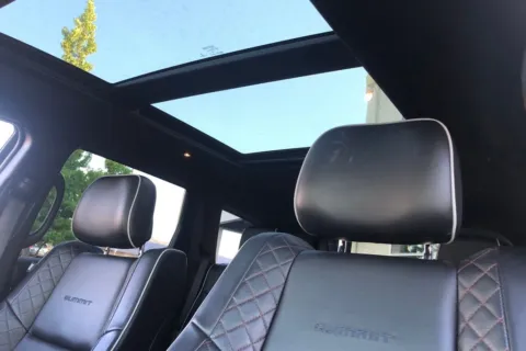 More photos of 2020 Jeep Grand Cherokee Summit at South Tacoma Auto, WA