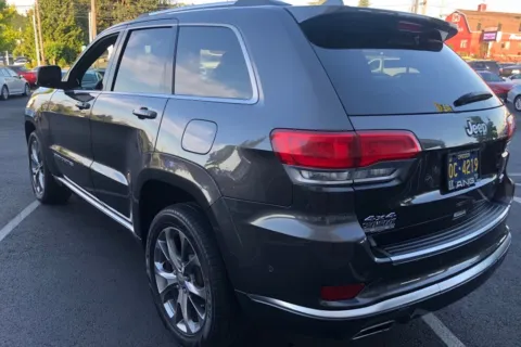 Photos of 2020 Jeep Grand Cherokee Summit for sale in Tacoma, WA at South Tacoma Auto