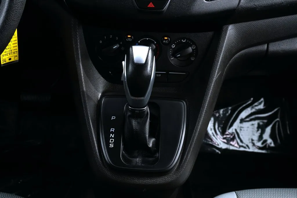 Ford Transit Connect photo 30