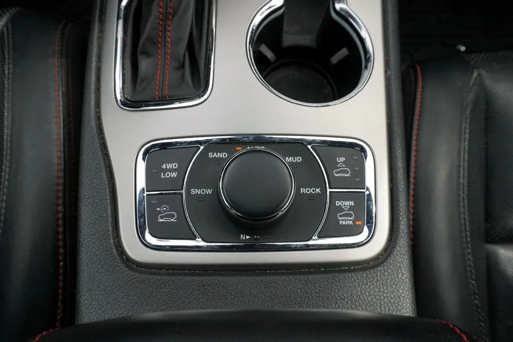 Jeep Grand Cherokee photo 28