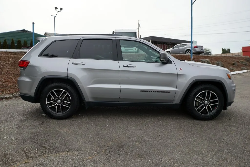Jeep Grand Cherokee photo 6