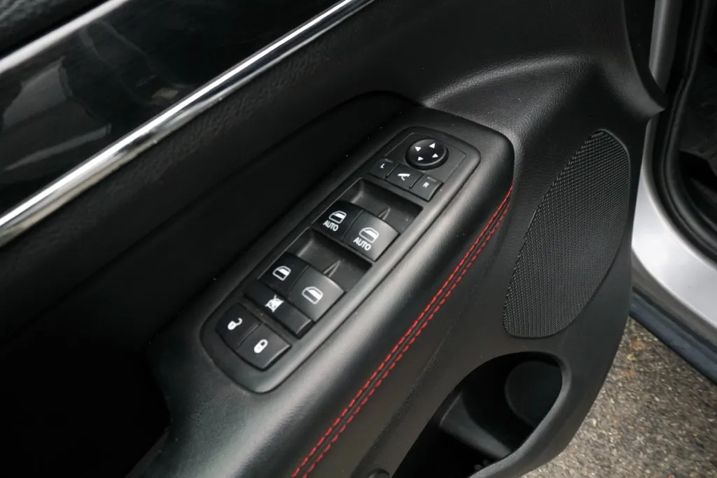 Jeep Grand Cherokee photo 14