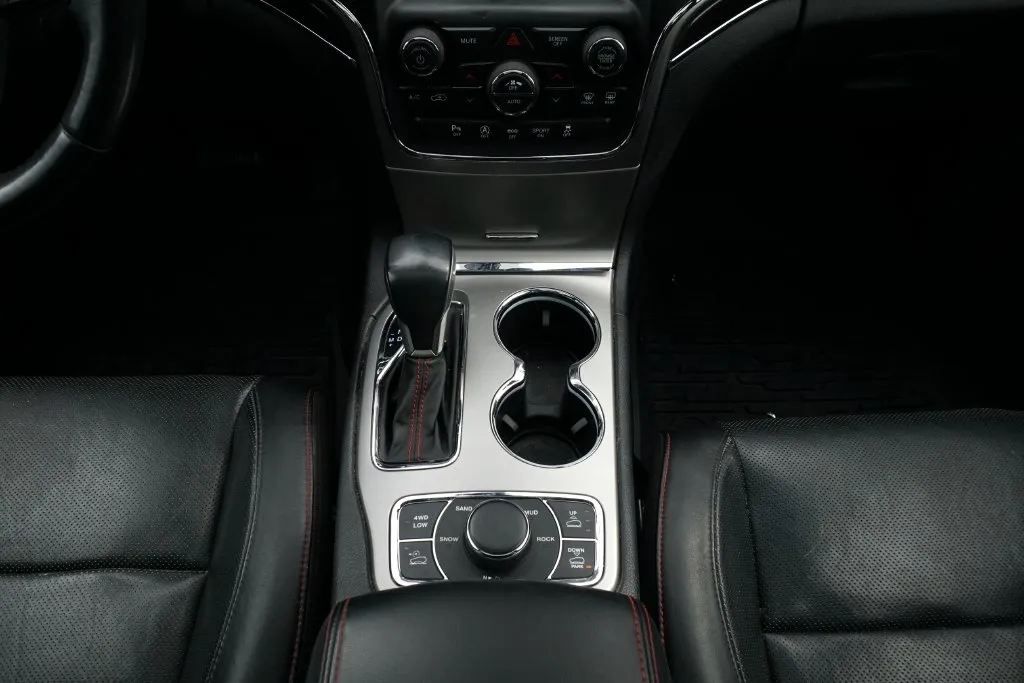 Jeep Grand Cherokee photo 15
