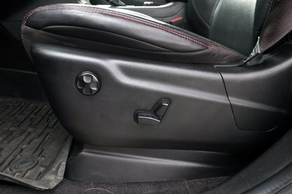 Jeep Grand Cherokee photo 16