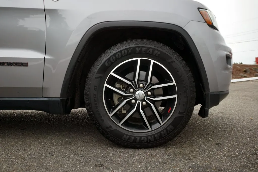 Jeep Grand Cherokee photo 10