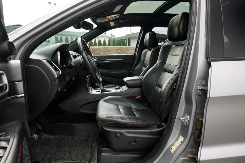 Jeep Grand Cherokee photo 18