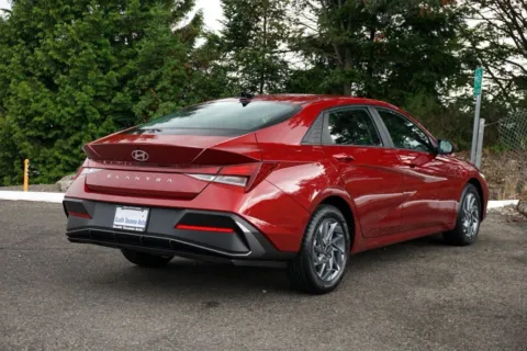 Another view of 2024 Hyundai Elantra SEL for sale in Tacoma, WA at South Tacoma Auto