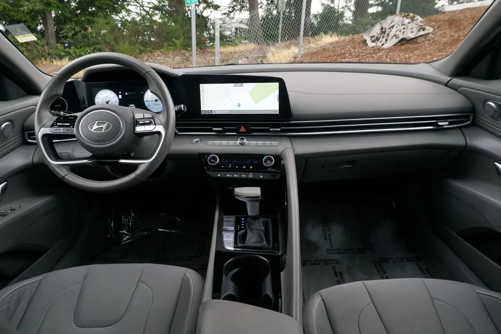 Hyundai Elantra photo 17