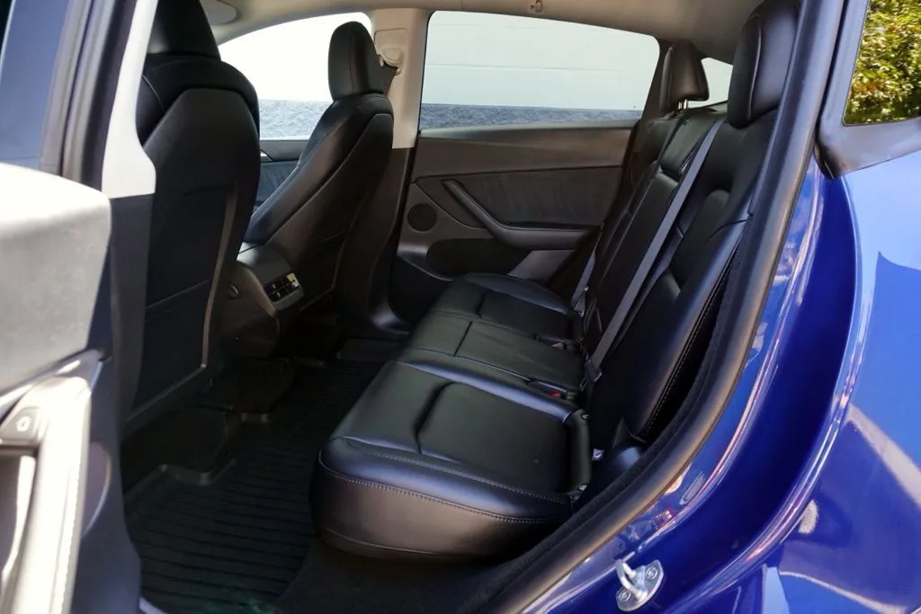 Tesla Model Y photo 16