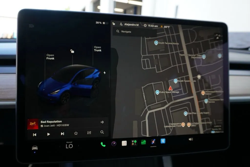 Tesla Model Y photo 22