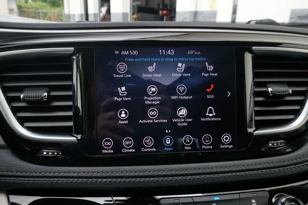 Chrysler Pacifica photo 30