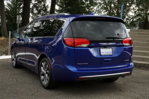 More photos of 2019 Chrysler Pacifica Limited at South Tacoma Auto, WA