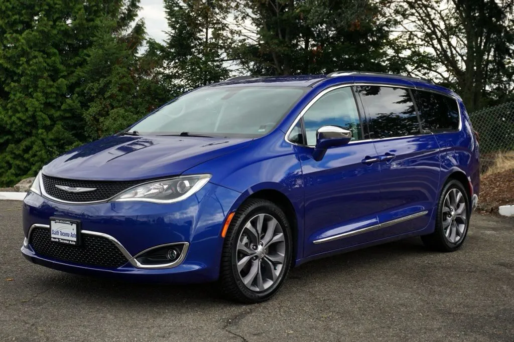 Chrysler Pacifica photo 7