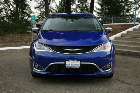 Photos of 2019 Chrysler Pacifica Limited for sale in Tacoma, WA at South Tacoma Auto
