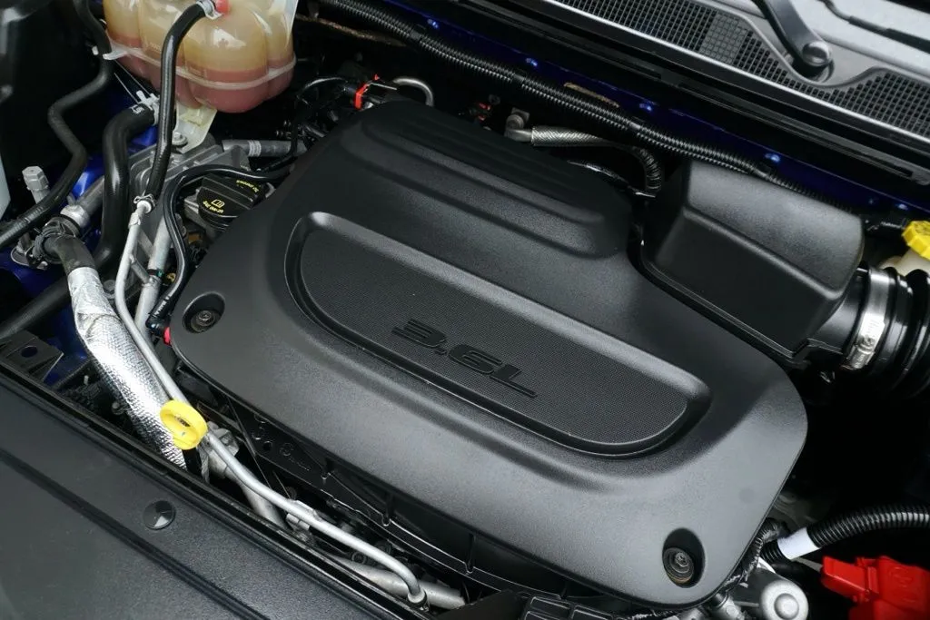Chrysler Pacifica photo 12
