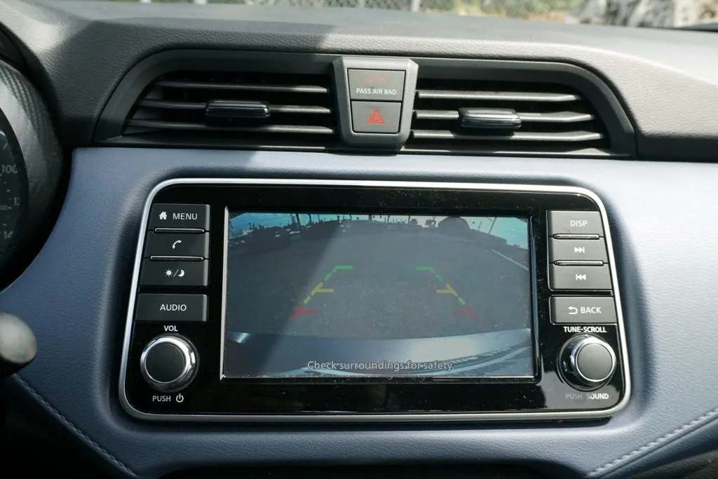 Nissan Versa photo 23