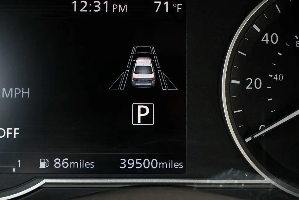 Nissan Versa photo 21