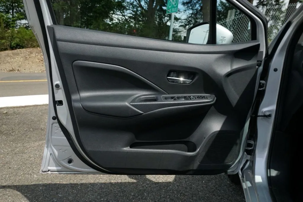 Nissan Versa photo 11