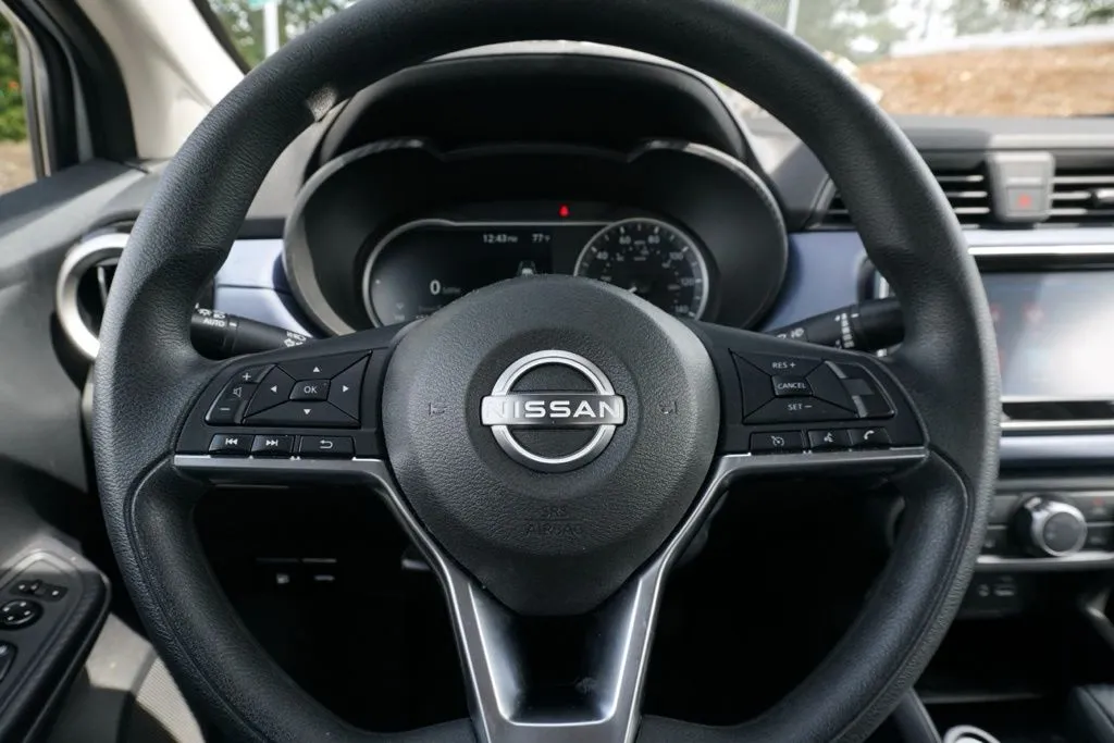 Nissan Versa photo 19